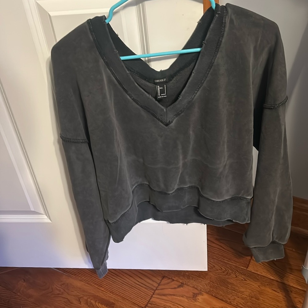 Forever 21 VNeck Crew! Size small!